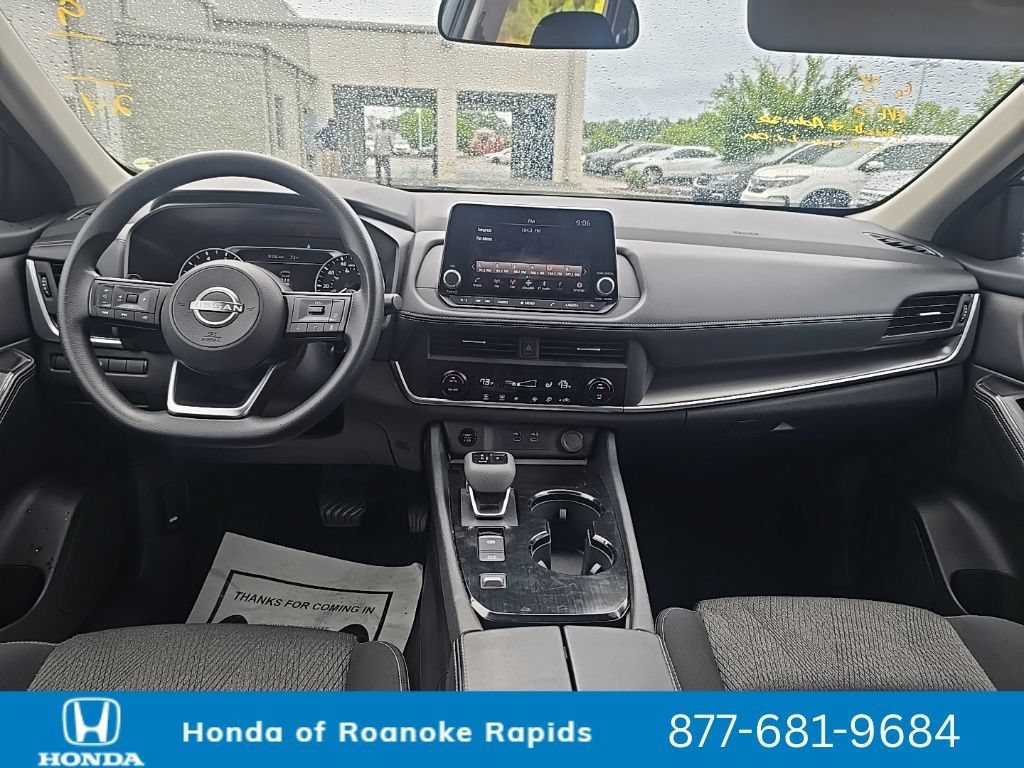 Used 2024 Nissan Rogue SV FWD image 15