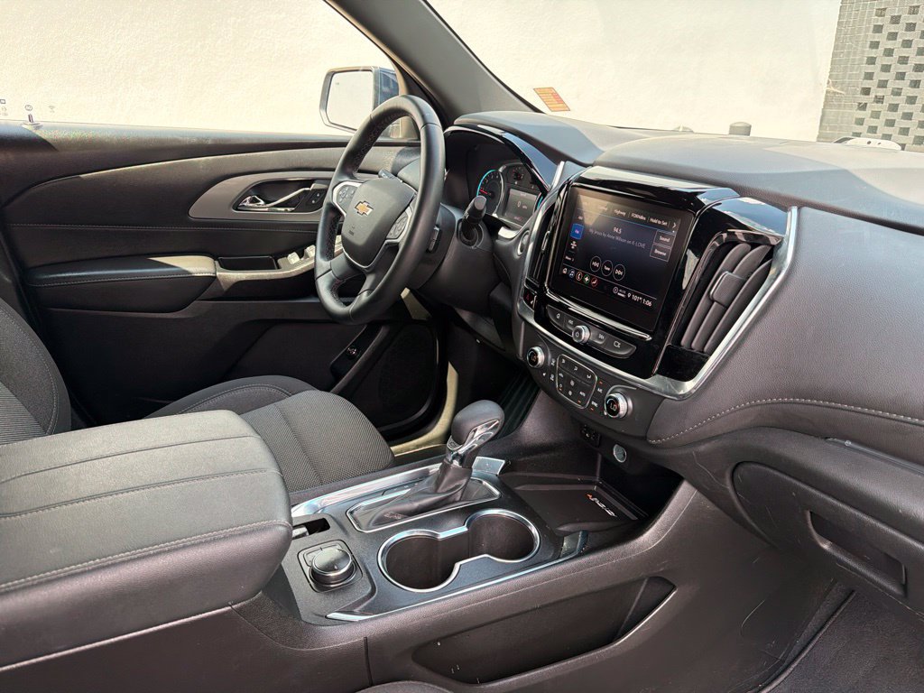 Used 2023 Chevrolet Traverse LT FWD image 32