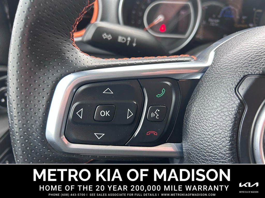 Used 2023 Jeep Gladiator Mojave w/ Cold Weather Group image 17