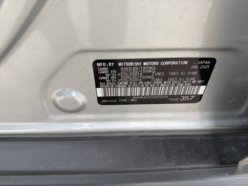Used 2025 Mitsubishi Outlander Sport SE AWD/4WD image 3