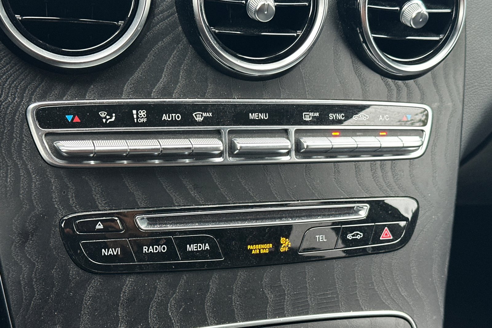 Used 2019 Mercedes-Benz GLC 300 4MATIC image 19
