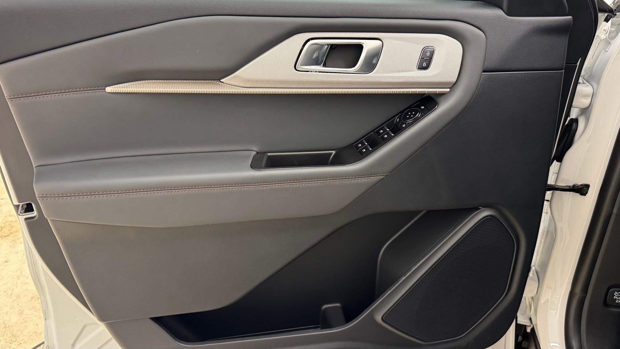 New 2026 Ford Explorer Active image 13