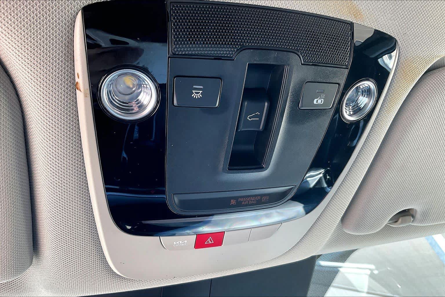 Used 2025 Kia Sorento S w/ Panoramic Sunroof Package FWD image 32