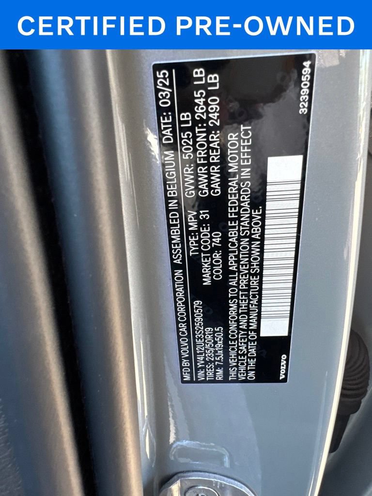 Certified 2025 Volvo XC40 B5 Plus AWD/4WD image 30