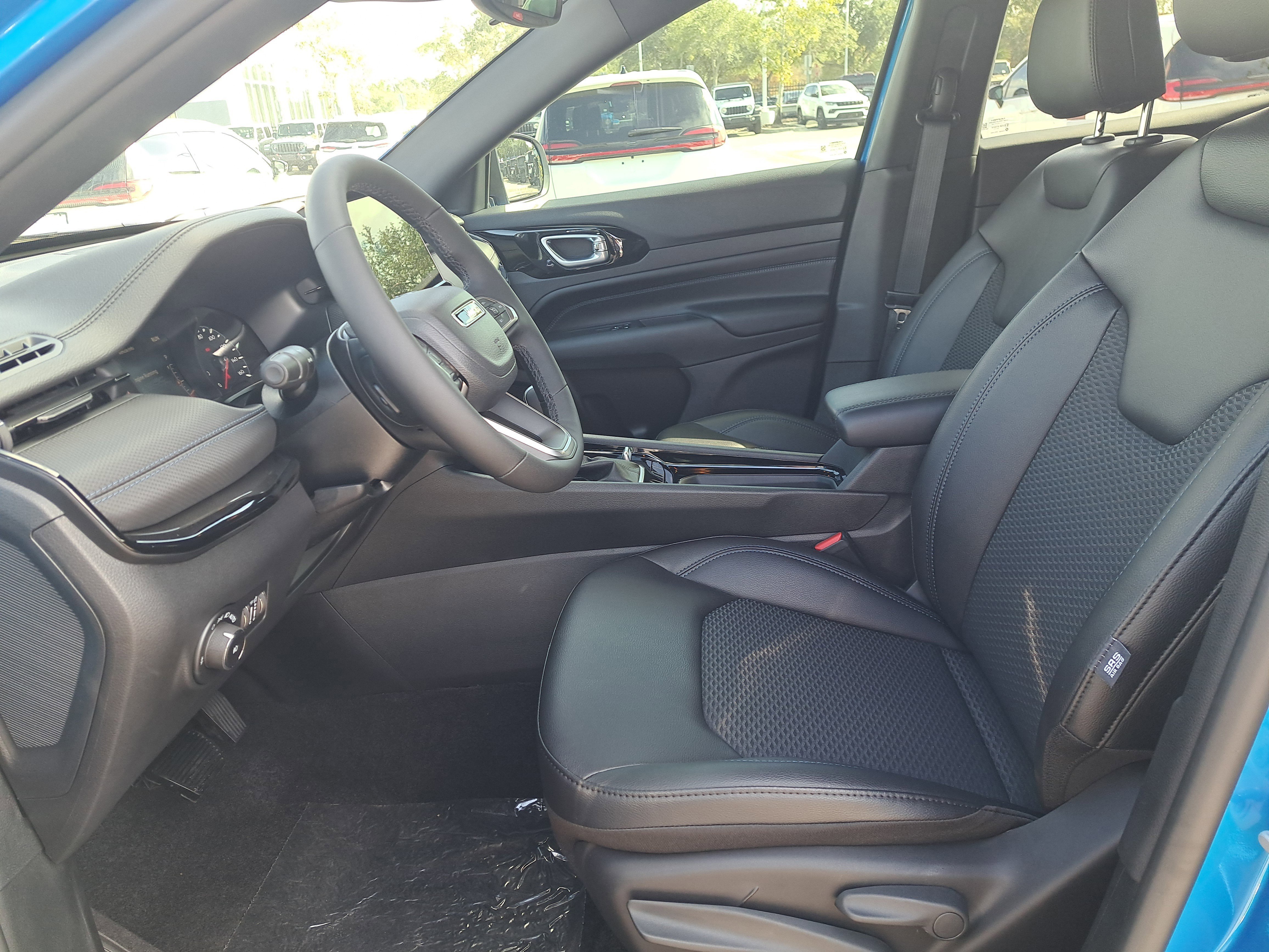 New 2026 Jeep Compass Latitude image 10