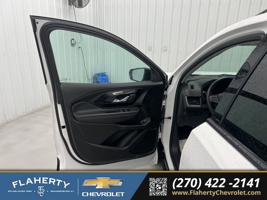 Used 2024 GMC Terrain AT4 w/ Tech Package image 8