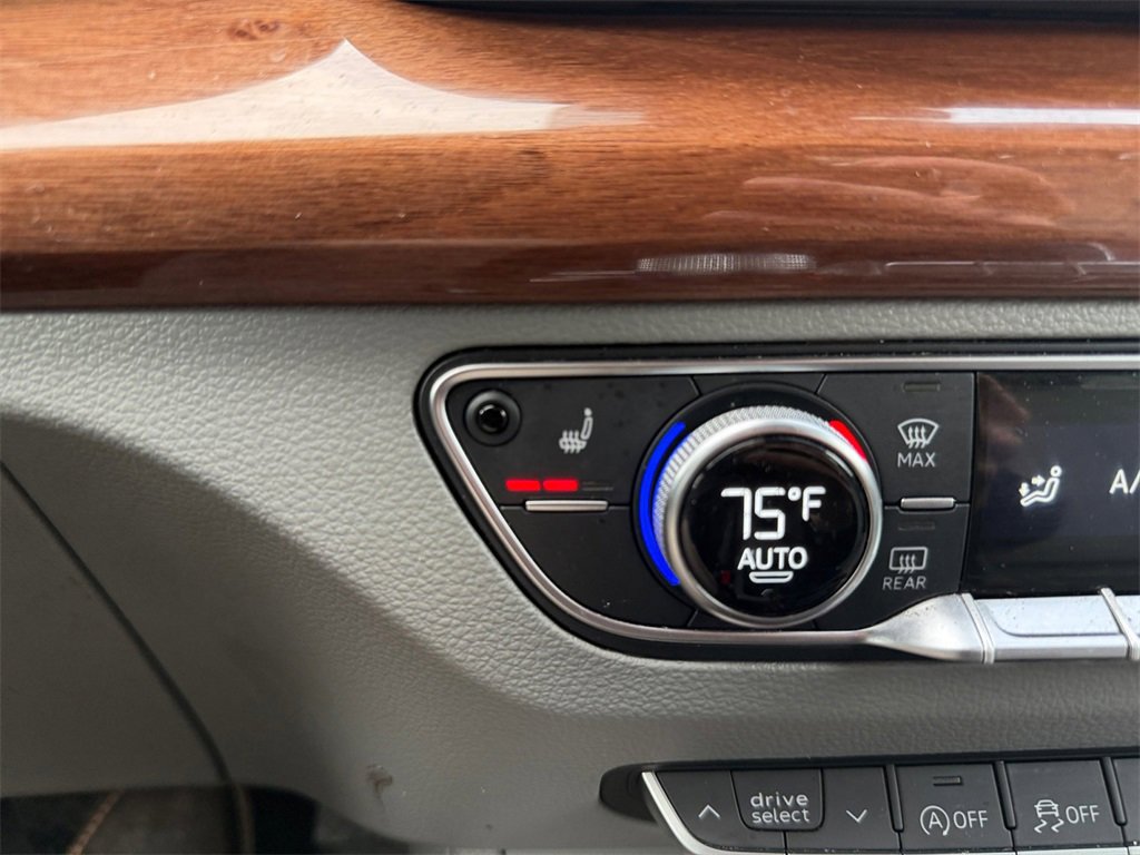 Used 2022 Audi Q5 2.0T Premium w/ Convenience Package image 29