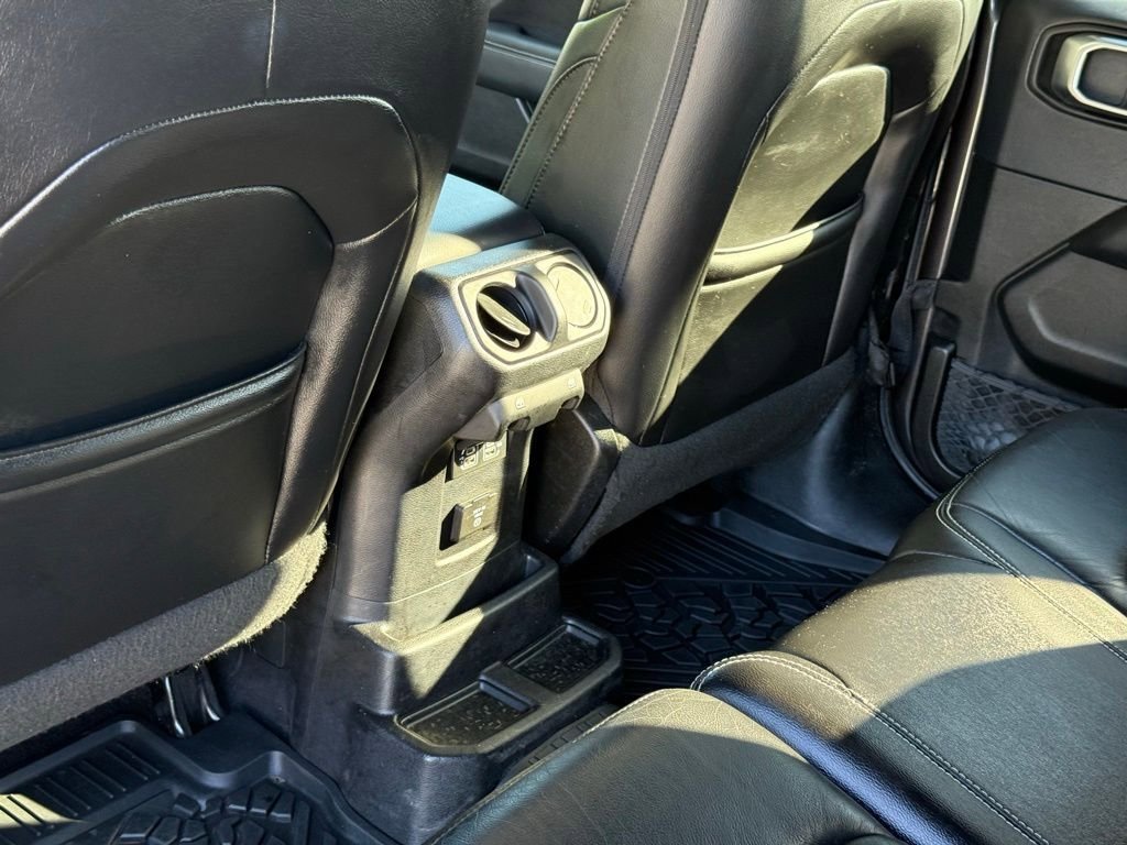 Used 2019 Jeep Wrangler Unlimited Sahara AWD/4WD image 26