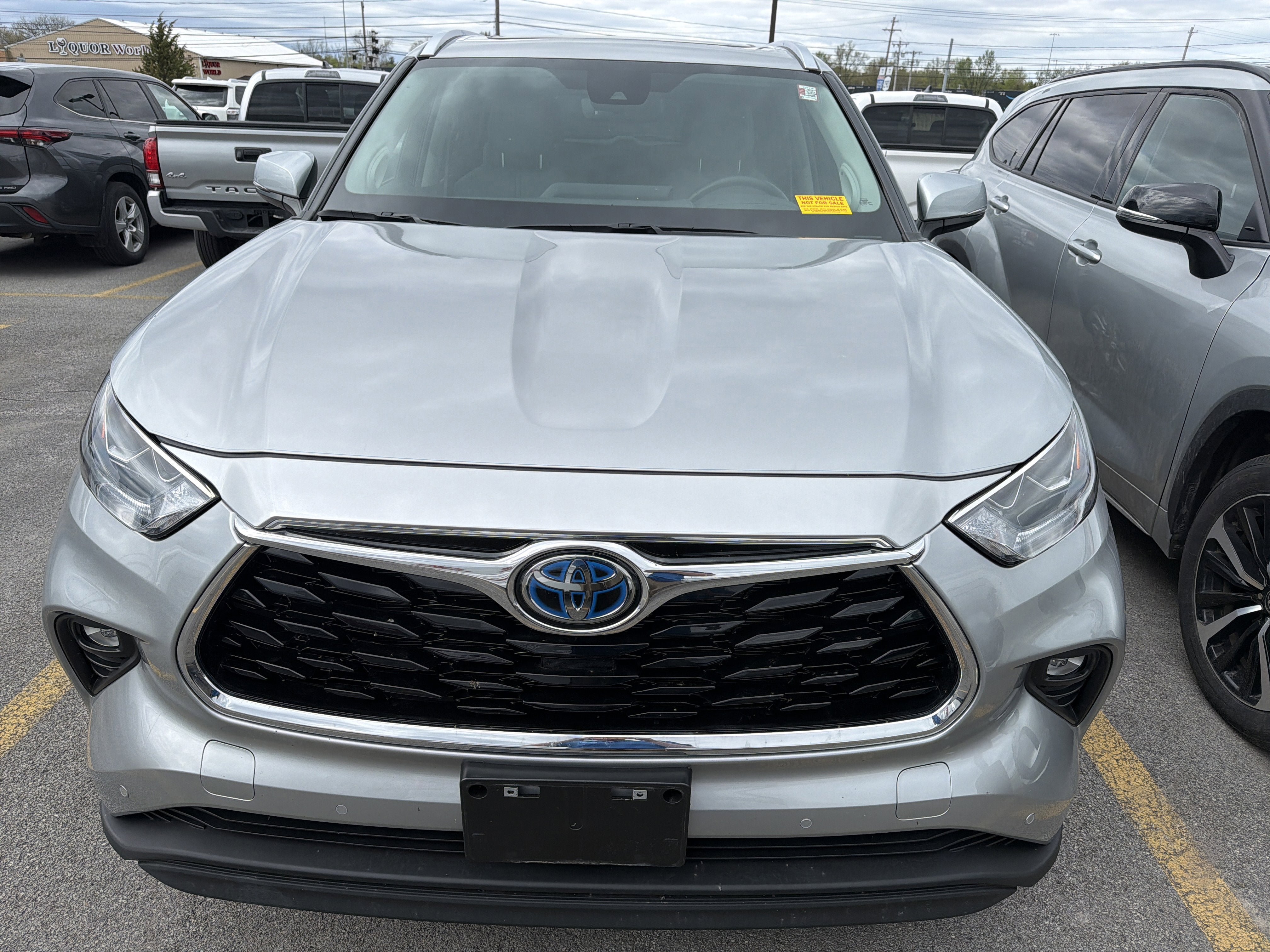 Used 2023 Toyota Highlander Limited AWD/4WD image 3