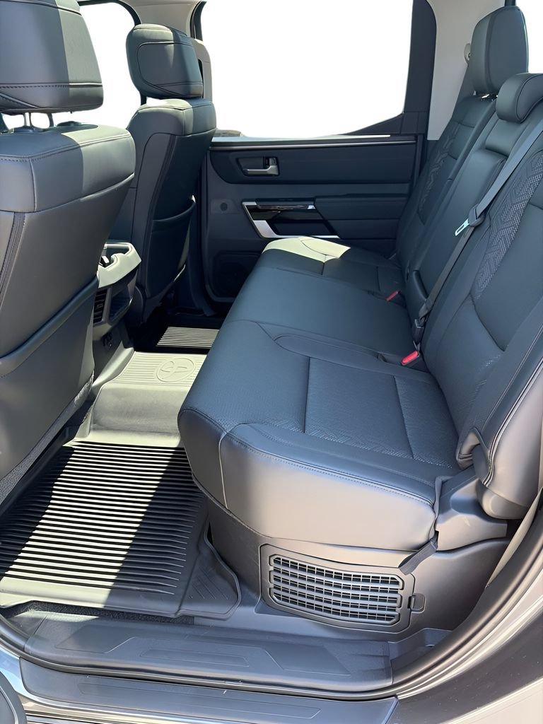 Used 2024 Toyota Tundra Limited AWD/4WD image 21