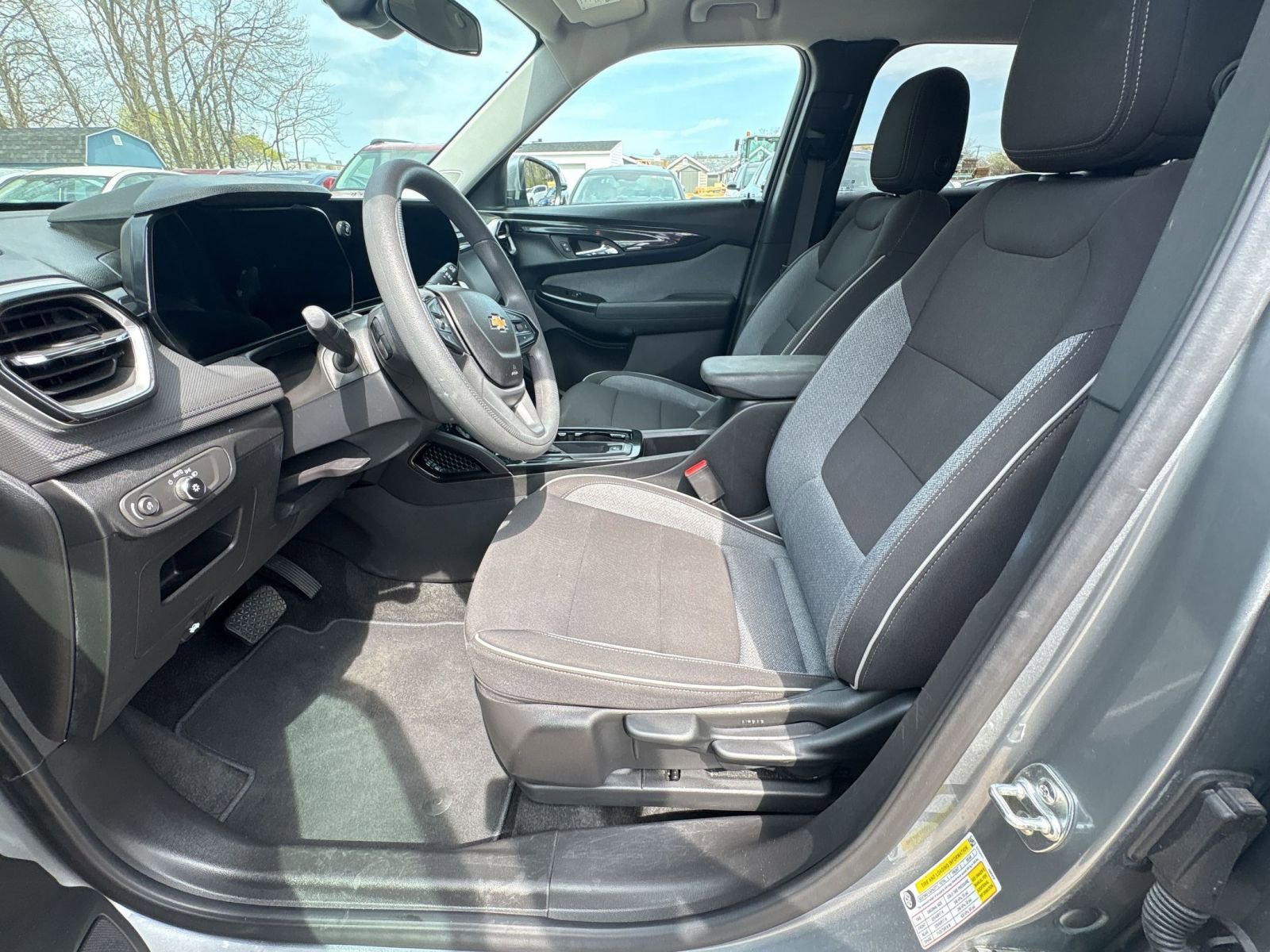 Used 2025 Chevrolet TrailBlazer LT FWD image 7