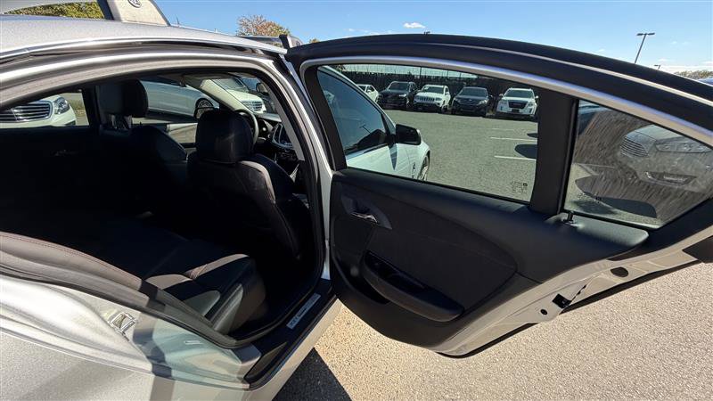 Used 2016 Chevrolet SS image 28