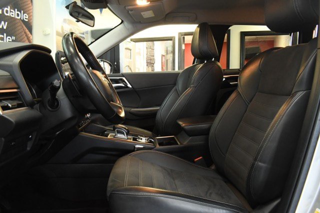 Used 2024 Mitsubishi Outlander SE AWD/4WD image 38