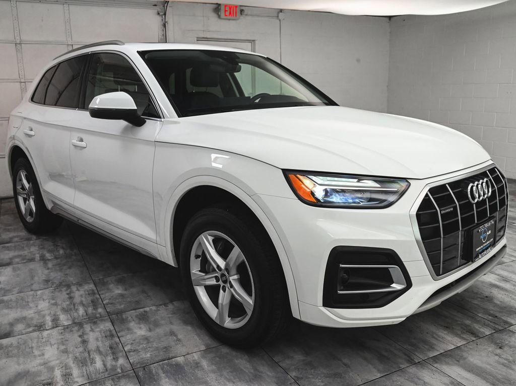 Used 2023 Audi Q5 2.0T Premium w/ Convenience Package image 3