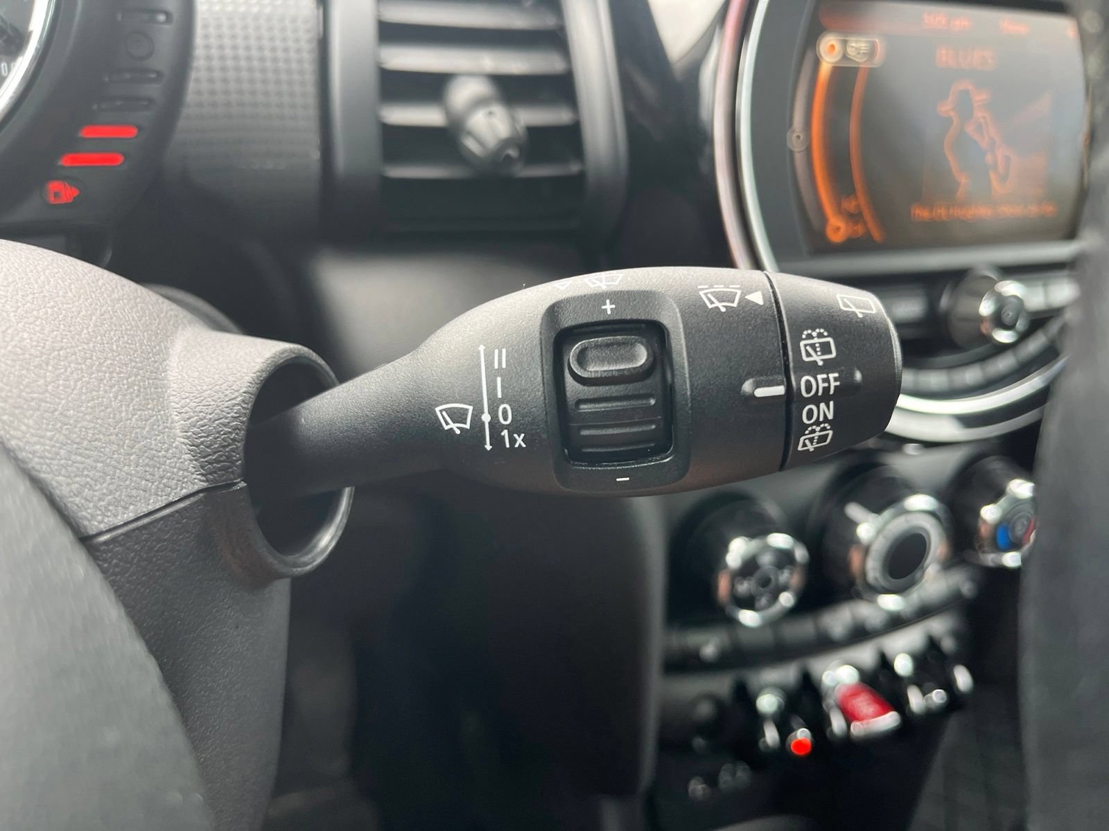 Used 2016 MINI Cooper 4-Door Hardtop FWD image 17