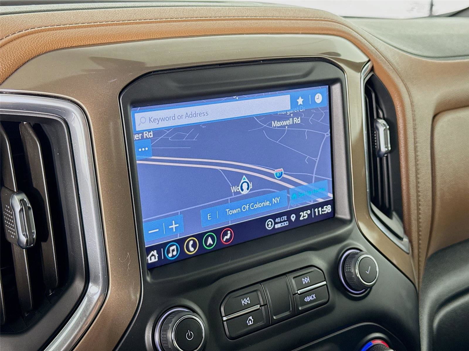 Used 2022 Chevrolet Silverado 1500 High Country w/ Technology Package image 13