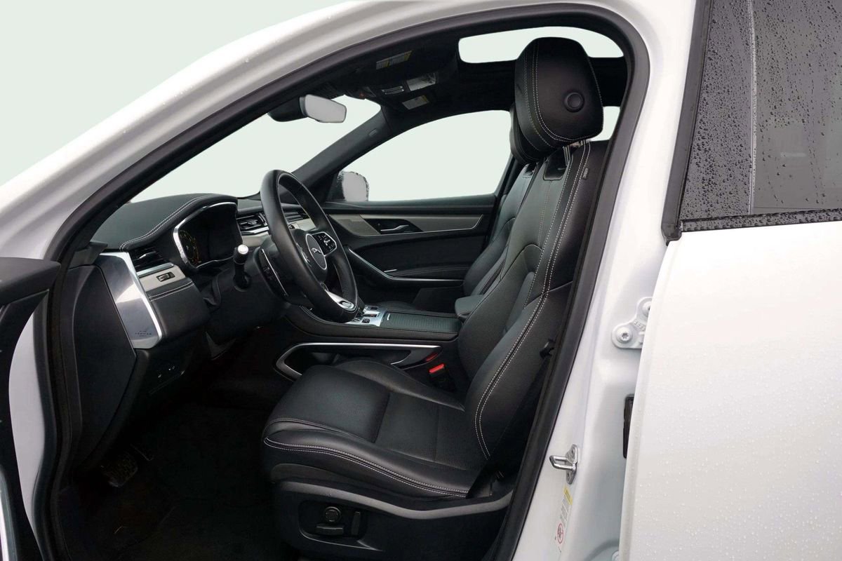 Used 2025 Jaguar F-PACE R-Dynamic S image 17