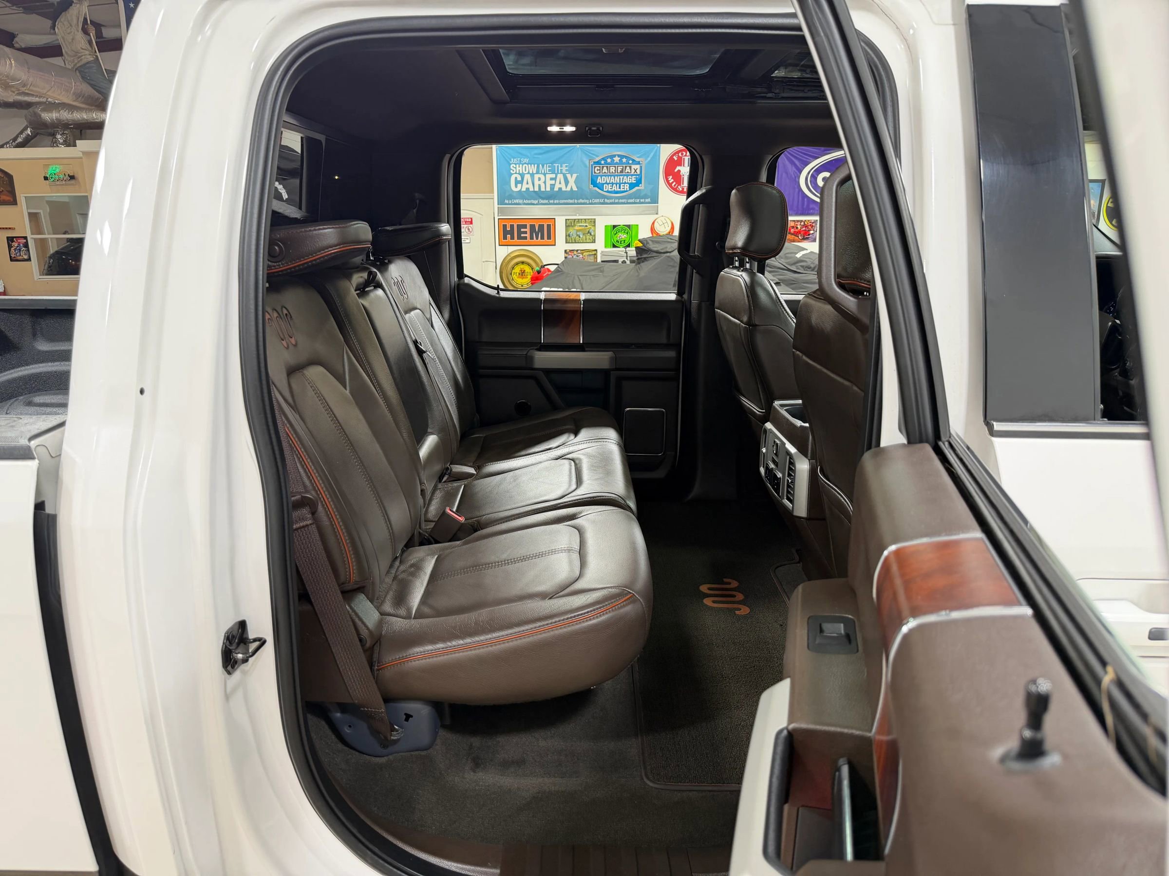 Used 2017 Ford F250 King Ranch w/ King Ranch Ultimate Package AWD/4WD image 19