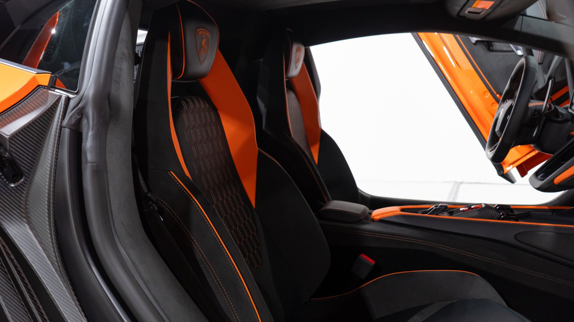 Used 2025 Lamborghini Revuelto image 68