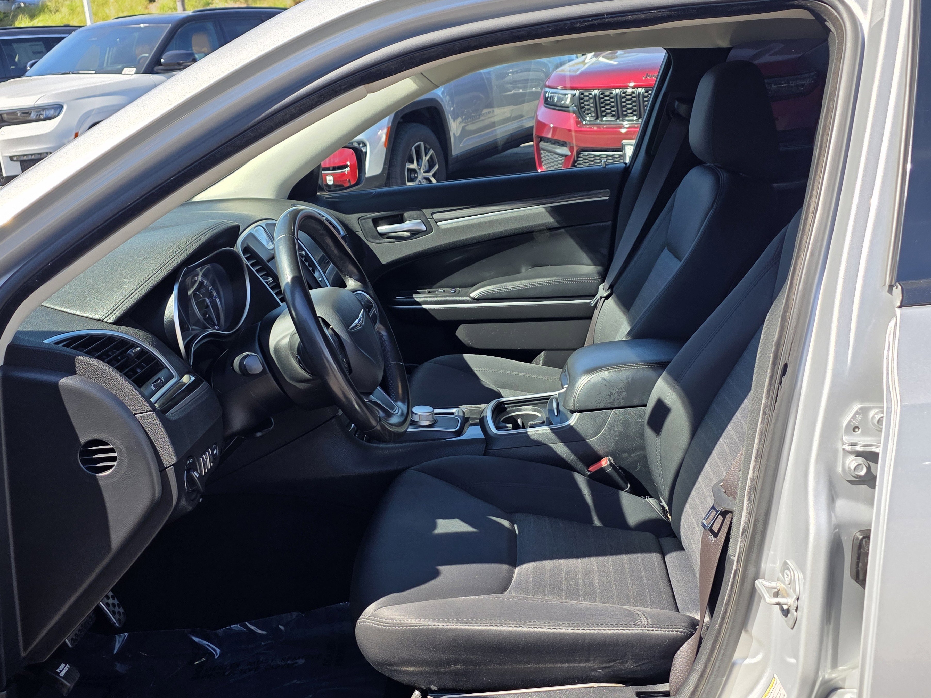 Used 2019 Chrysler 300 Touring w/ Sport Appearance Package image 12