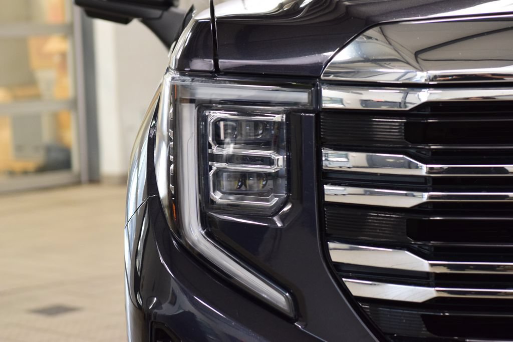 Used 2023 GMC Sierra 1500 SLT w/ SLT Premium Package AWD/4WD image 12