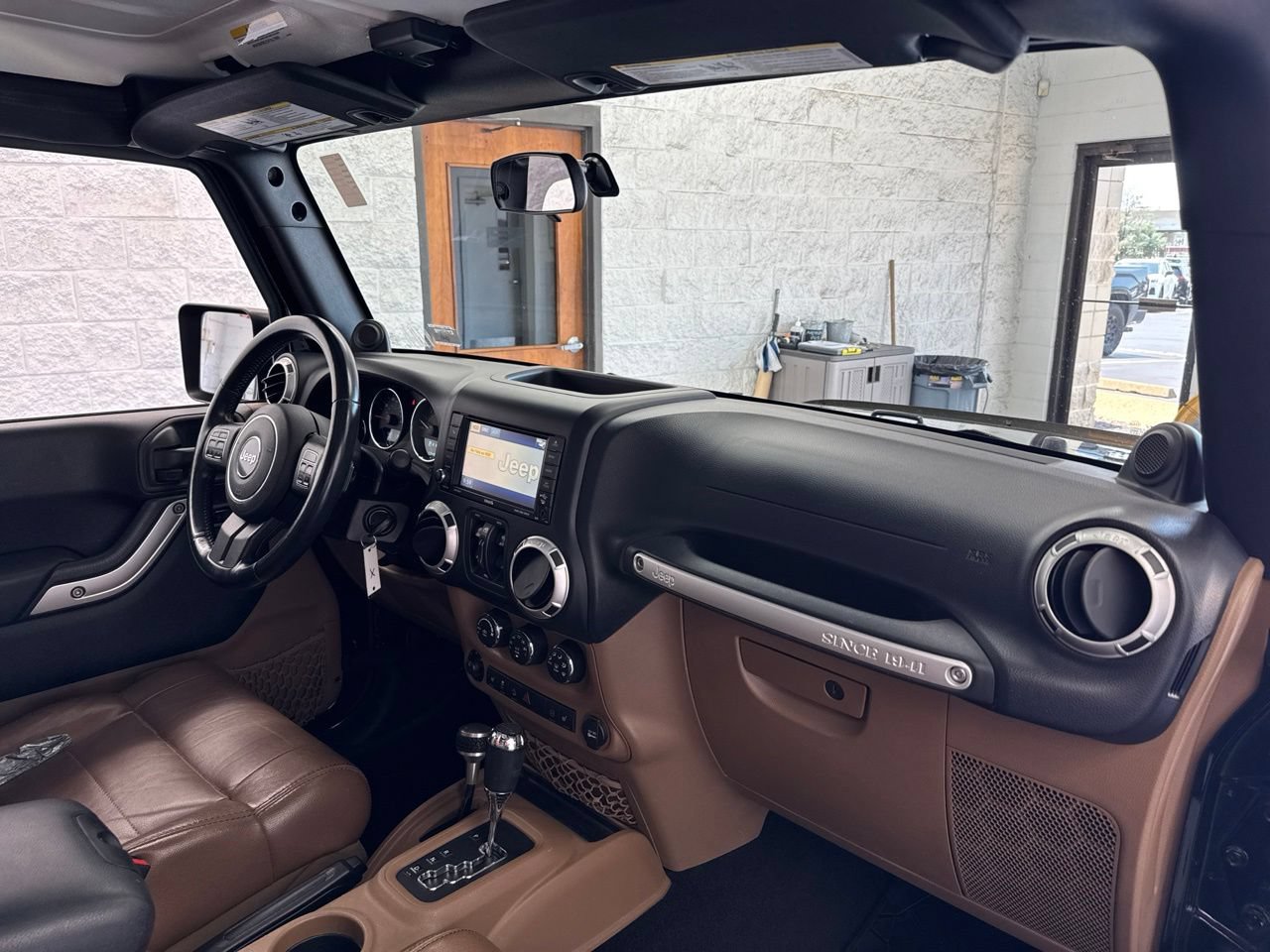 Used 2012 Jeep Wrangler Unlimited Sahara w/ Connectivity Group AWD/4WD image 44