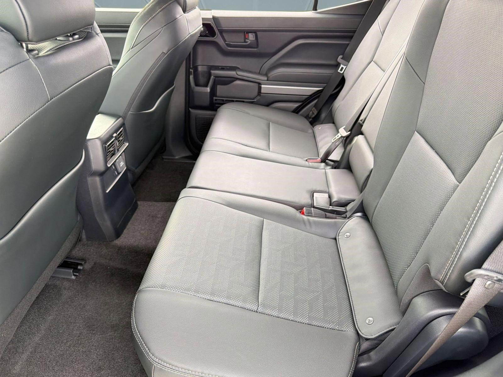 New 2026 Toyota 4Runner SR5 AWD/4WD image 14