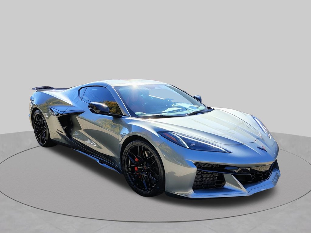 Used 2024 Chevrolet Corvette Z06 RWD image 3