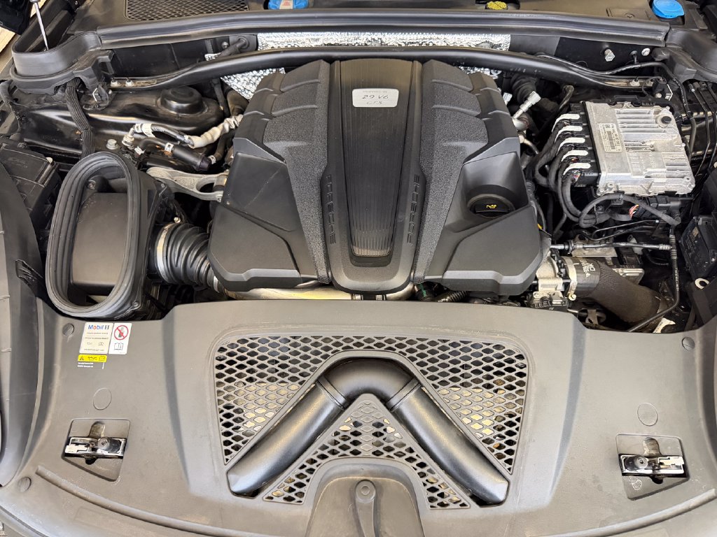 Certified 2023 Porsche Macan GTS AWD/4WD image 27