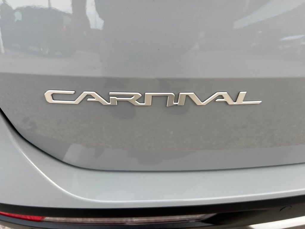 Certified 2023 Kia Carnival SX FWD image 31