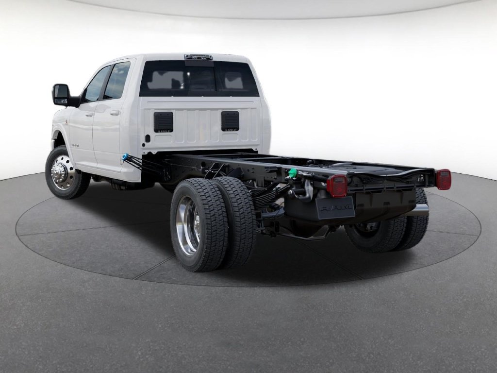 New 2027 RAM 4500 4x4 Crew Cab DRW w/ Laramie Trim Package image 3