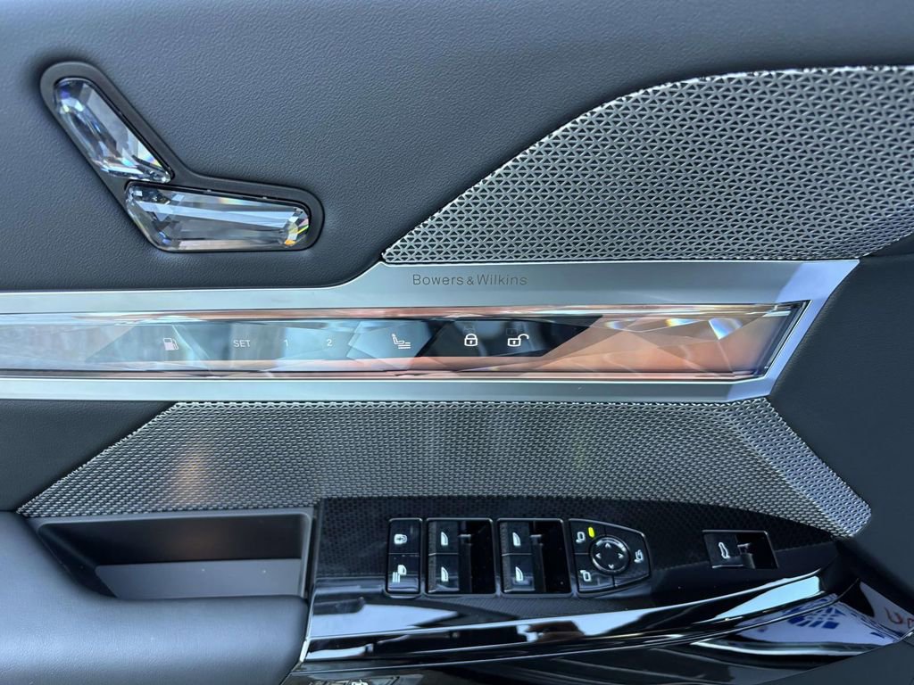 New 2026 BMW 750e xDrive w/ Executive Package image 13