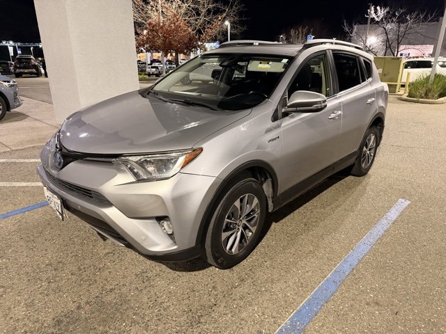 Used 2018 Toyota RAV4 XLE image 3