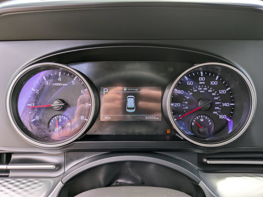 Certified 2024 Kia Carnival LX FWD image 34