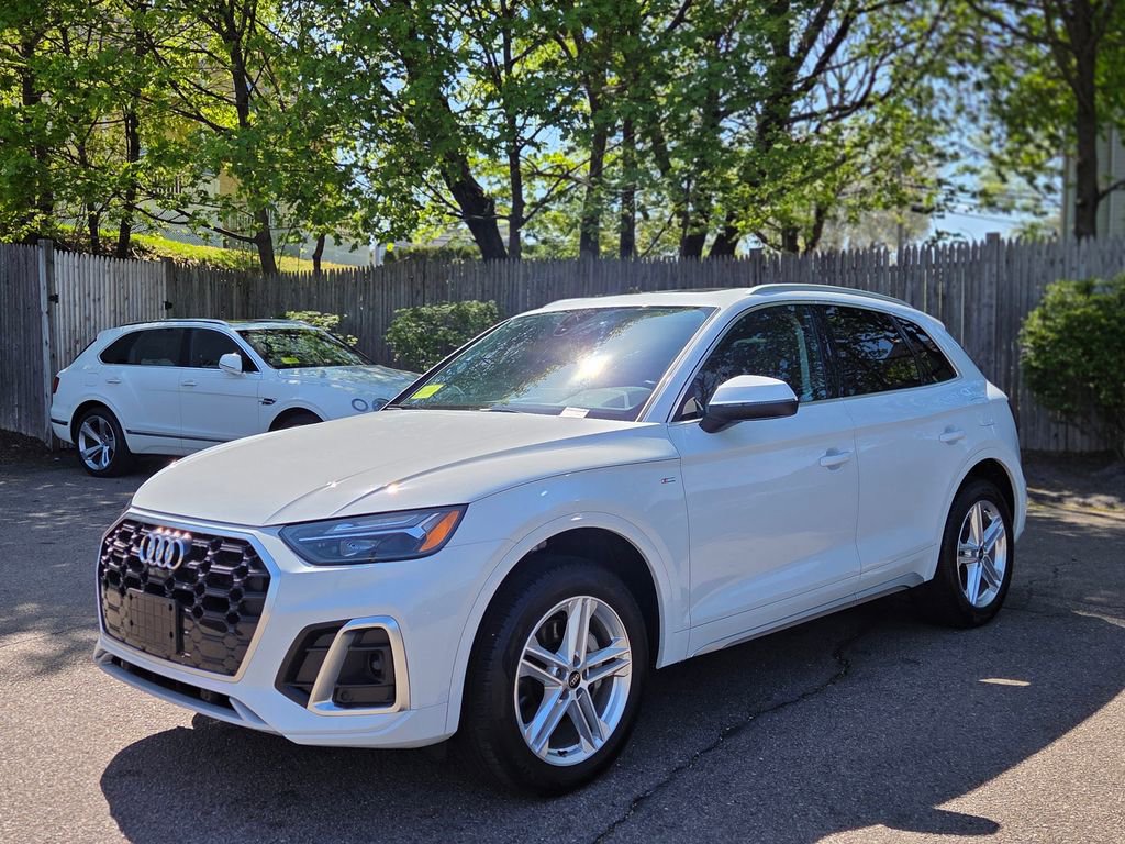 Used 2025 Audi Q5 e Premium Plus w/ Premium Plus Package AWD/4WD image 3