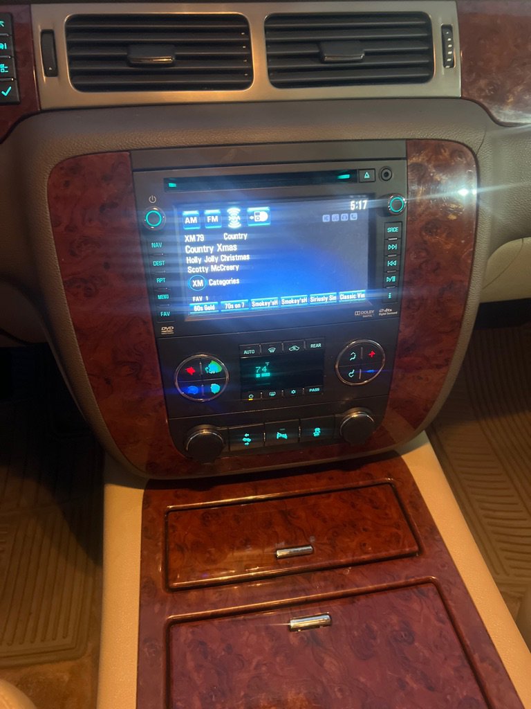 Used 2014 Chevrolet Tahoe LTZ image 34