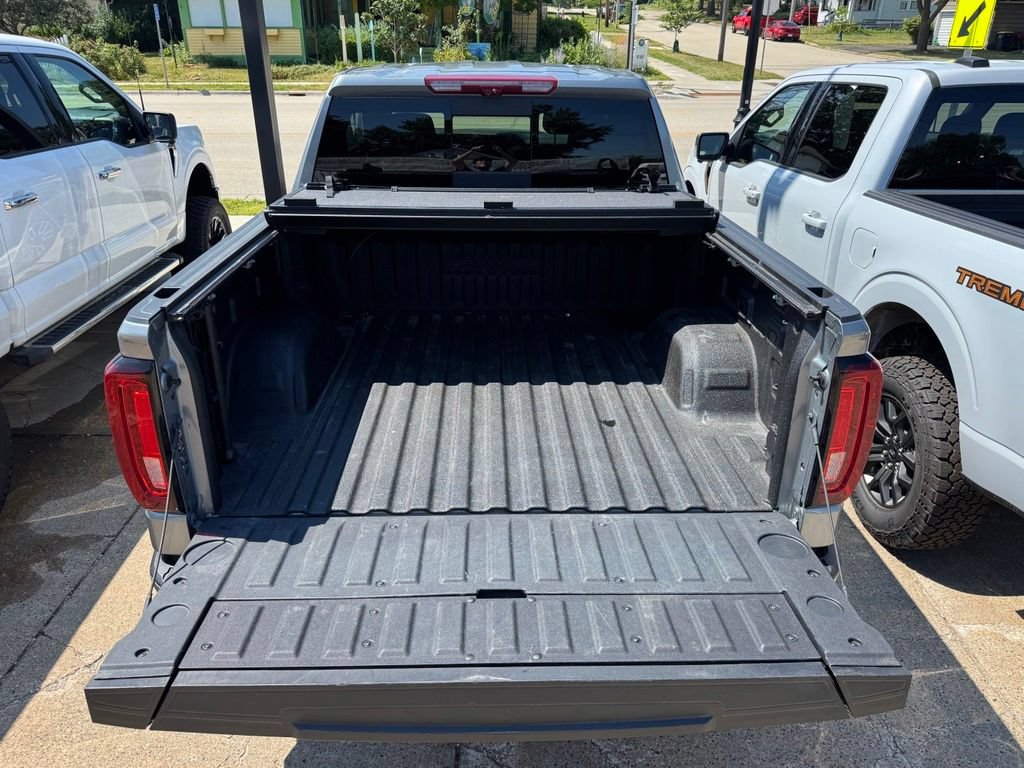 Used 2025 GMC Sierra 1500 AT4 w/ Technology Package AWD/4WD image 25