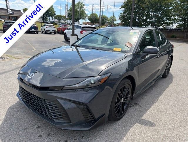 Used 2025 Toyota Camry SE FWD image 8