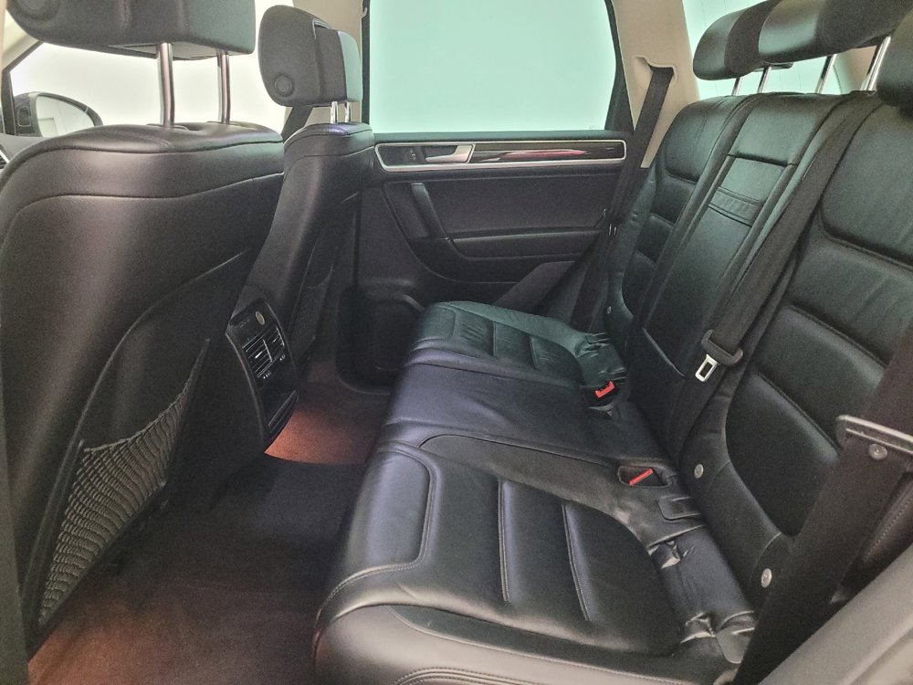 Used 2015 Volkswagen Touareg Lux AWD/4WD image 18