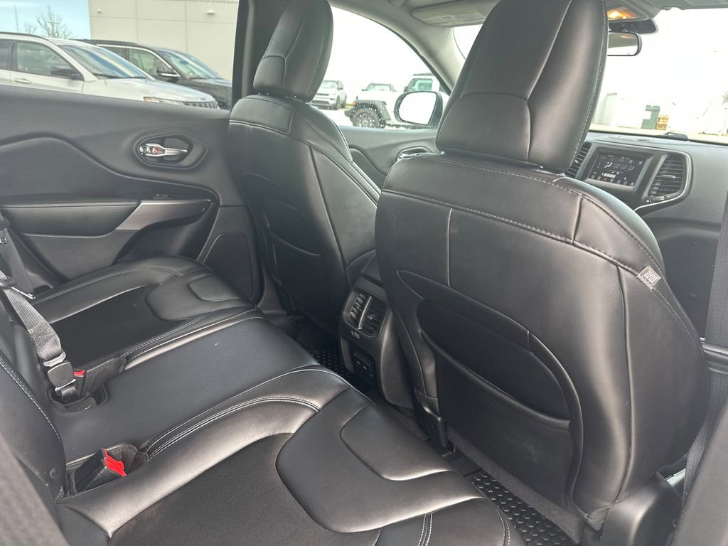 Used 2019 Jeep Cherokee Latitude Plus w/ Cold Weather Group image 30