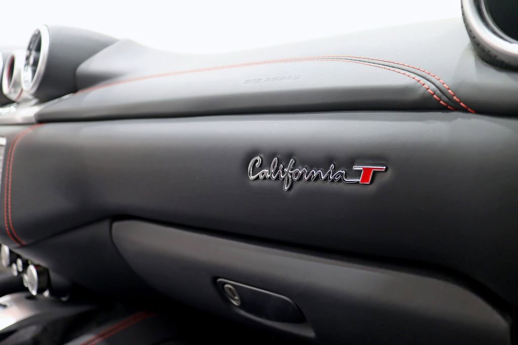 Used 2016 Ferrari California T image 23