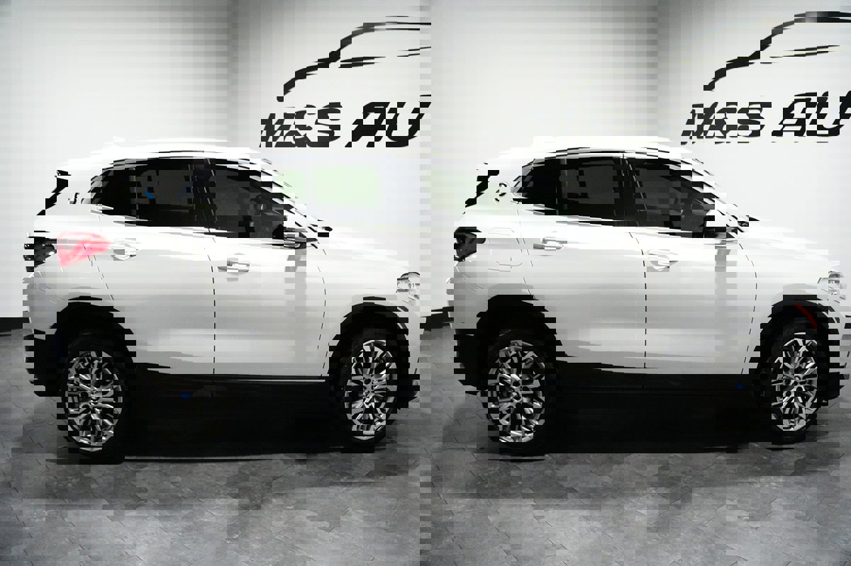 Used 2018 BMW X2 xDrive28i image 11