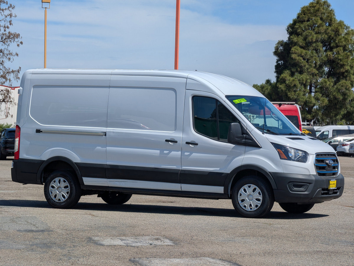 Used 2023 Ford E-Transit Medium Roof image 1