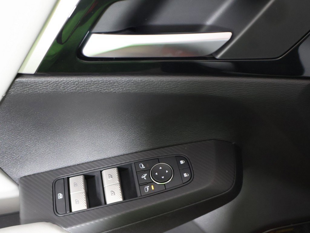 New 2025 Mitsubishi Outlander SE image 39