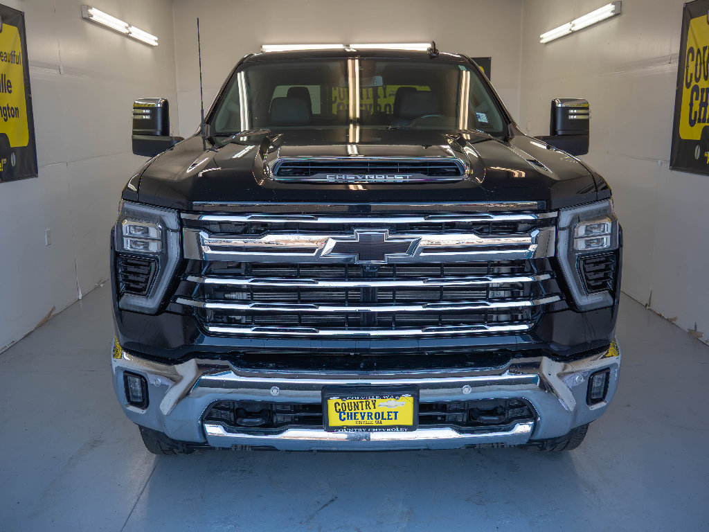 Used 2024 Chevrolet Silverado 2500 LTZ w/ LTZ Convenience Package AWD/4WD image 3