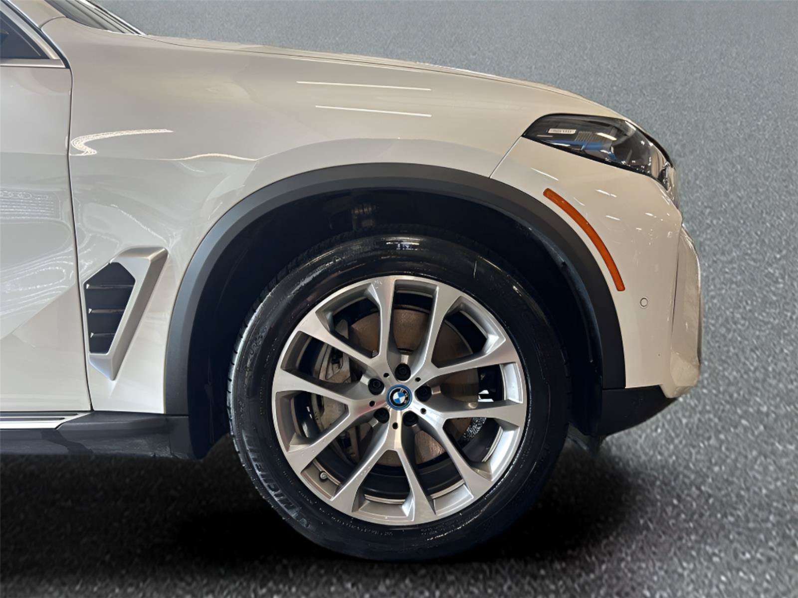 Used 2025 BMW X5 xDrive50e AWD/4WD image 10