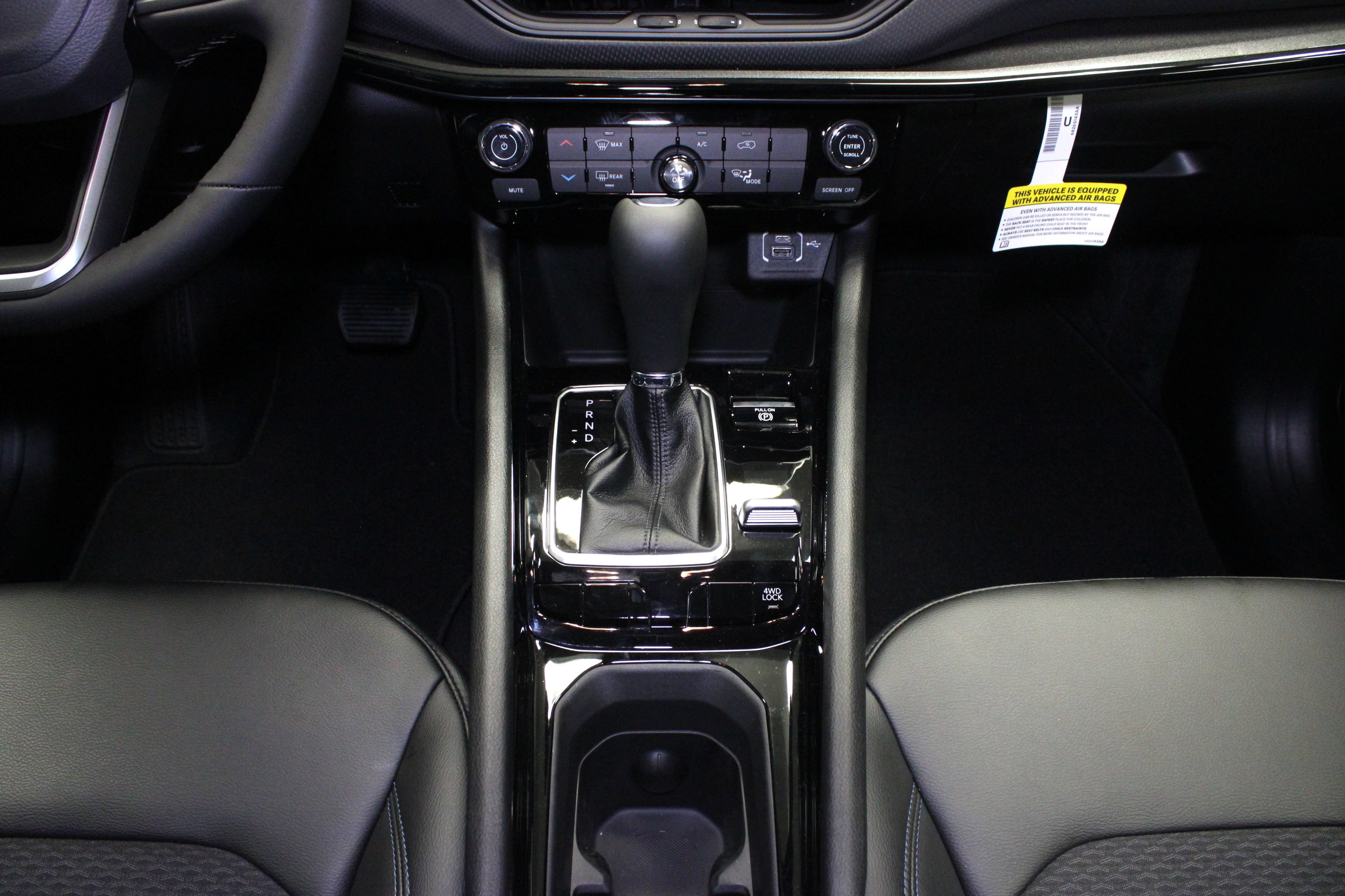 New 2026 Jeep Compass Latitude AWD/4WD image 19