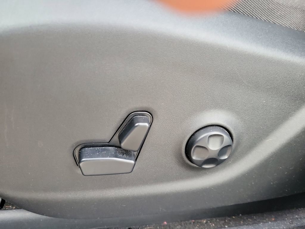 Used 2021 Jeep Cherokee Latitude Lux 80th Anniv w/ Quick Order Package 26U 80TH image 10