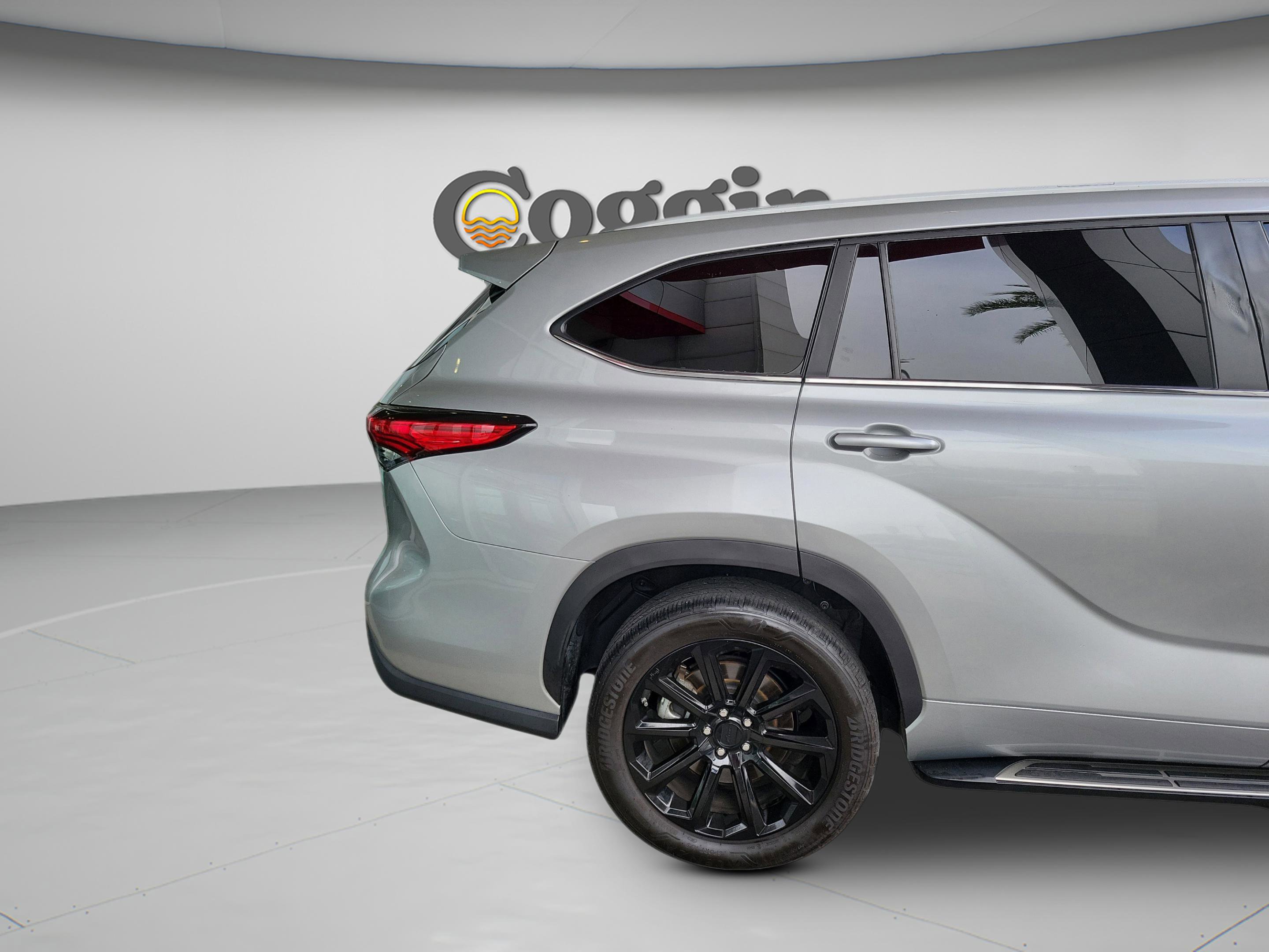 Used 2023 Toyota Highlander XLE image 31