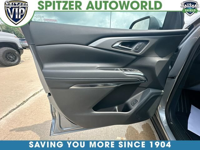 New 2027 Chevrolet Traverse LT w/ Midnight/Sport Edition FWD image 23